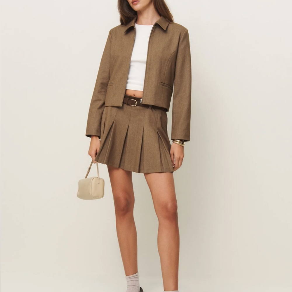 Reformation Brynlee Two Piece Camel - Picture 7 of 11